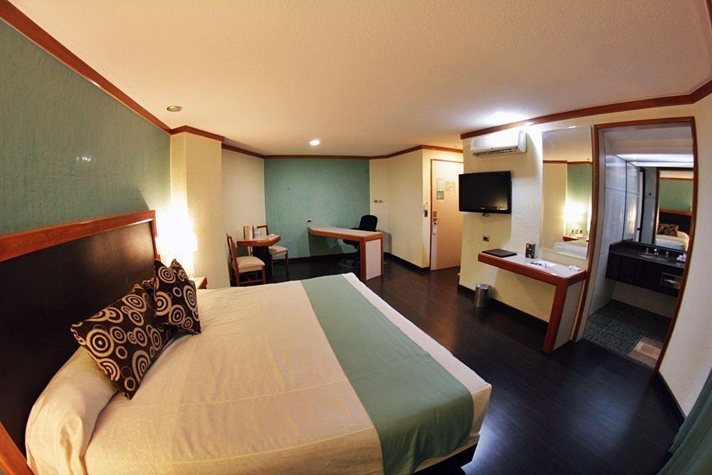 Hotel Abastos Plaza メキシコシティ エクステリア 写真