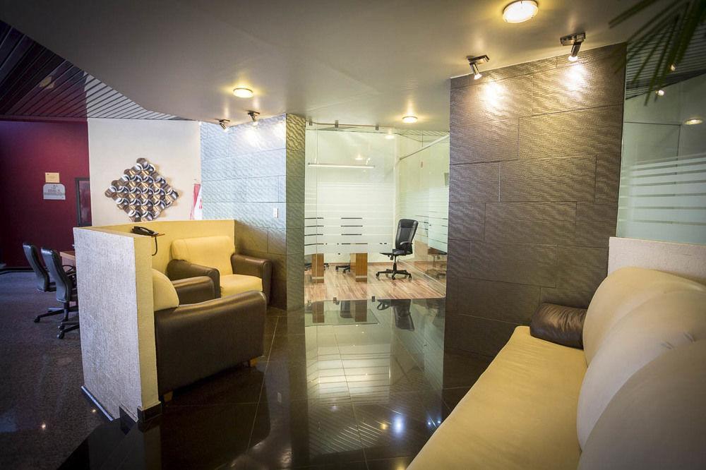 Hotel Abastos Plaza メキシコシティ エクステリア 写真