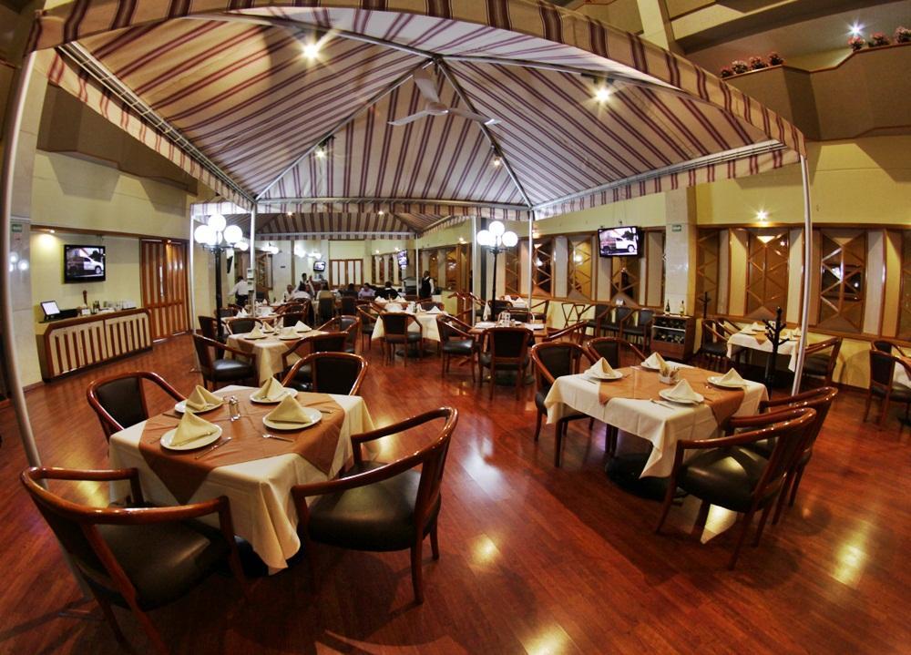 Hotel Abastos Plaza メキシコシティ エクステリア 写真