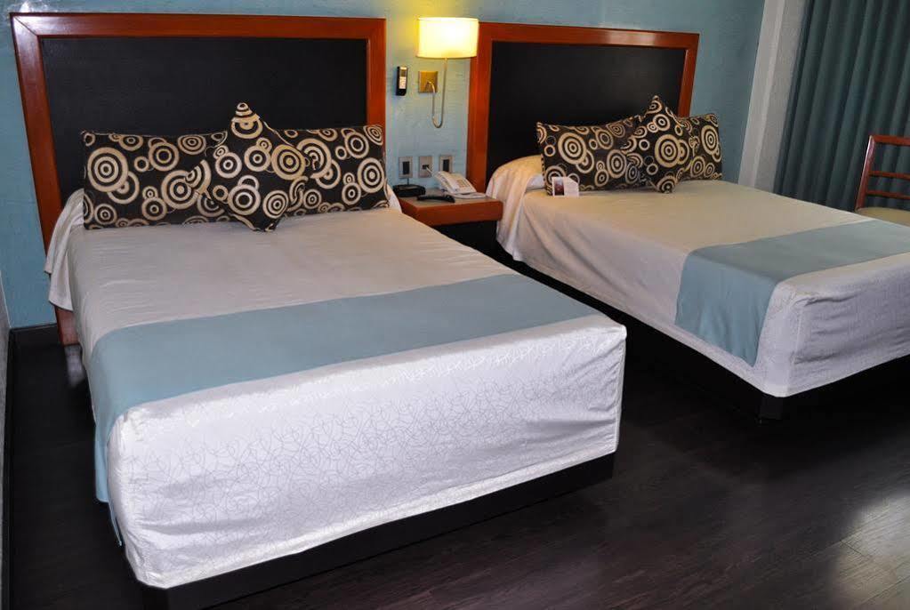 Hotel Abastos Plaza メキシコシティ エクステリア 写真